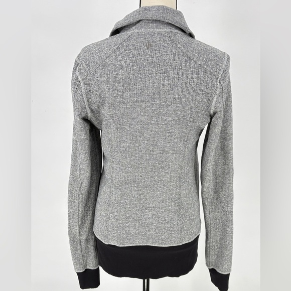 Lululemon Women's Size 8 Herringbone Grey Full Zip Athletic‎ Asana Jacket - Picture 4 of 10